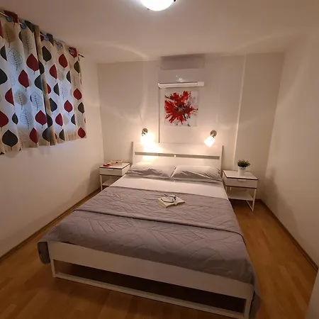 Tolj 2 - Mokalo 아파트 오레비츠