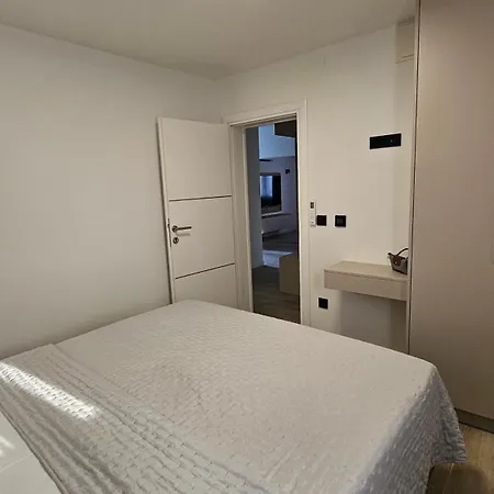 Tolj 2 - Mokalo 아파트 오레비츠