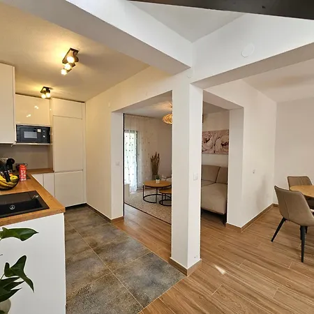 Tolj 2 - Mokalo Apartmán